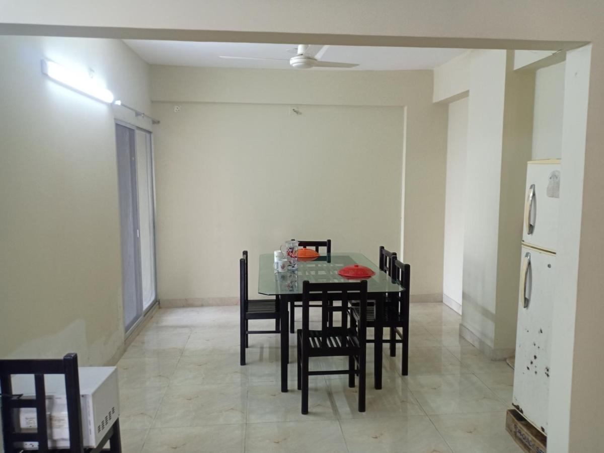 Peaceful Living Behind Dhaka Airport, Uttara Sector 18, Only For Long Time Stay 外观 照片